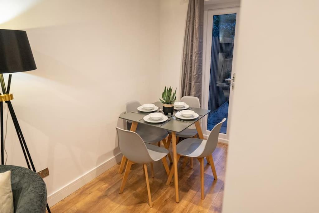 The Mews, Amazing Newport 2 Bedroom Excellent Location, Parking, Perfect For Contractors 外观 照片